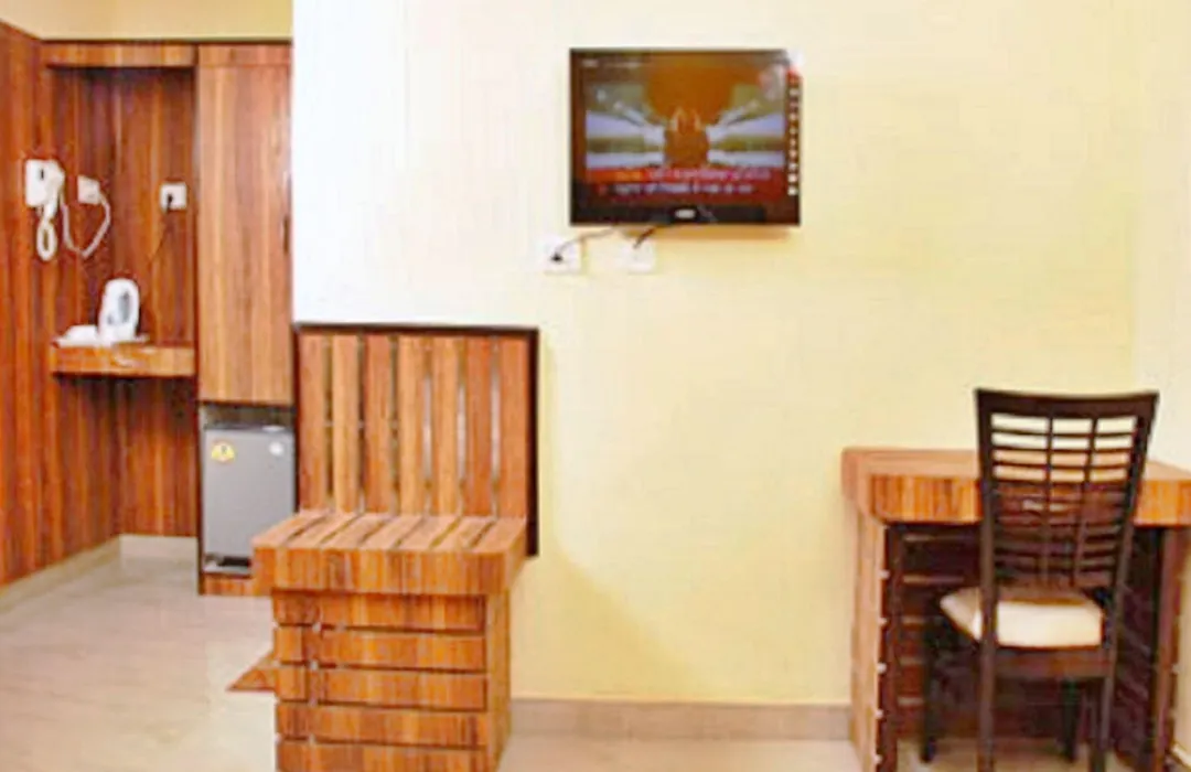 Didi Hotel Alambagh-1