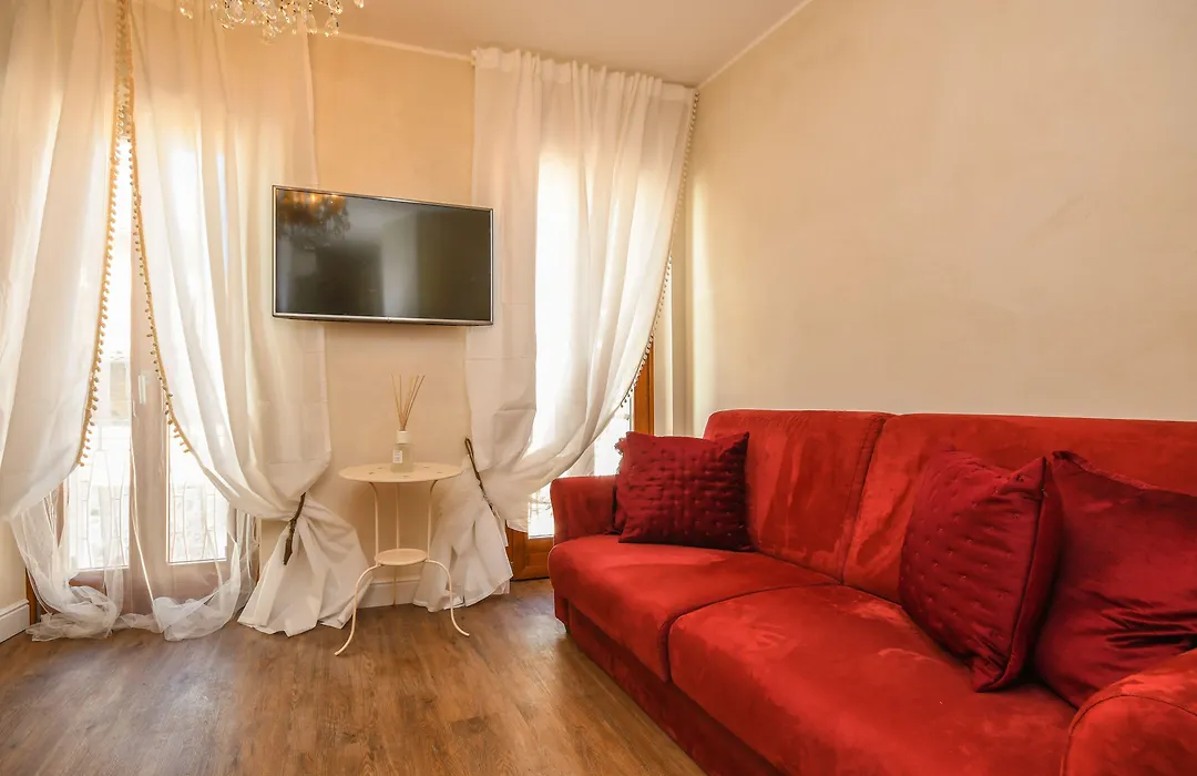 Luxury Suite Sirmione-1