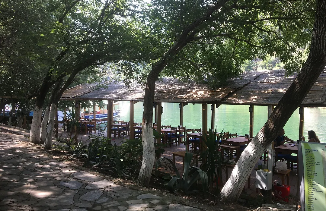 Hotel Riverside-1