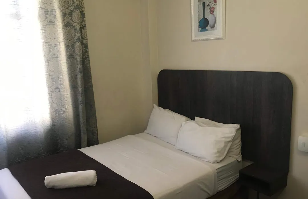 Businessburg Hotel-1