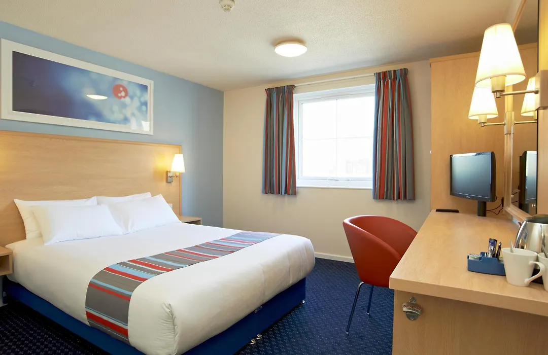 Travelodge Plymouth-1