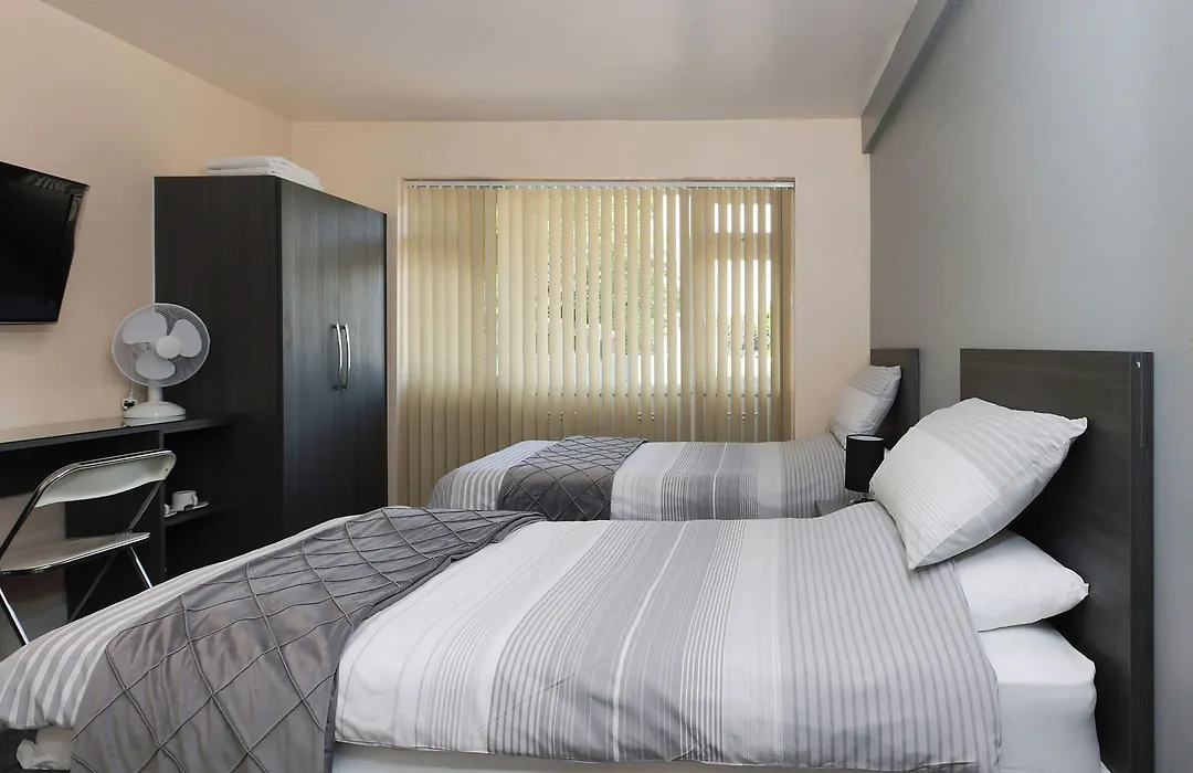 Oyo Honeycroft Lodge, Uxbridge-1
