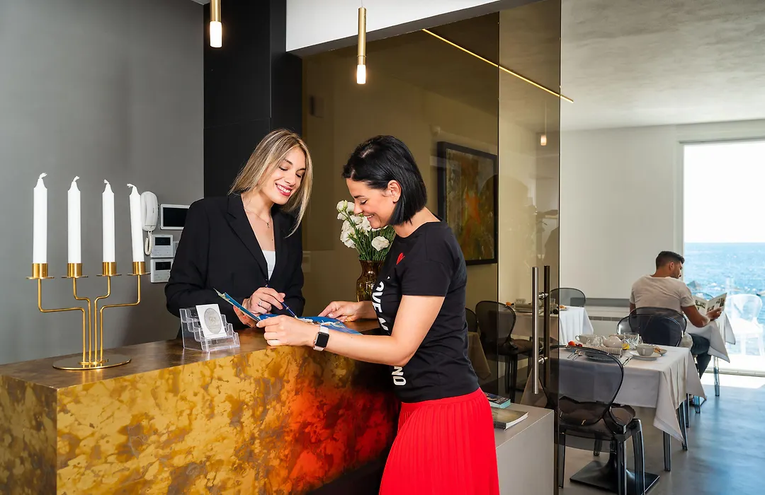 Re Dionisio Luxury Suites-1