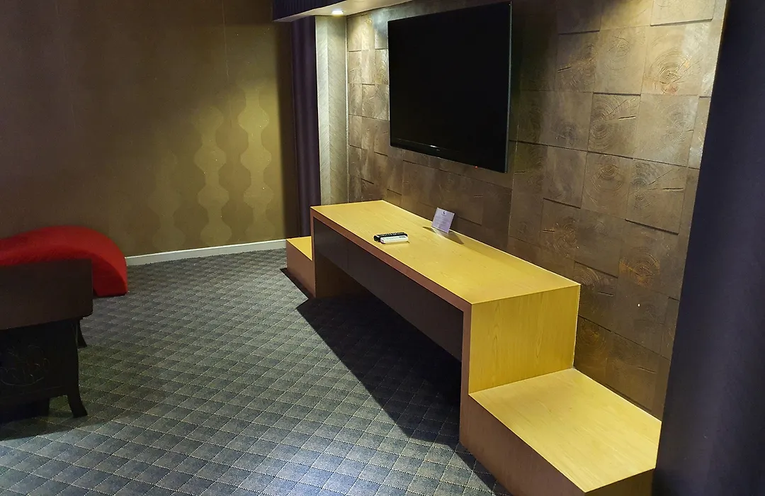 Grandeur Hotel And Spa-1