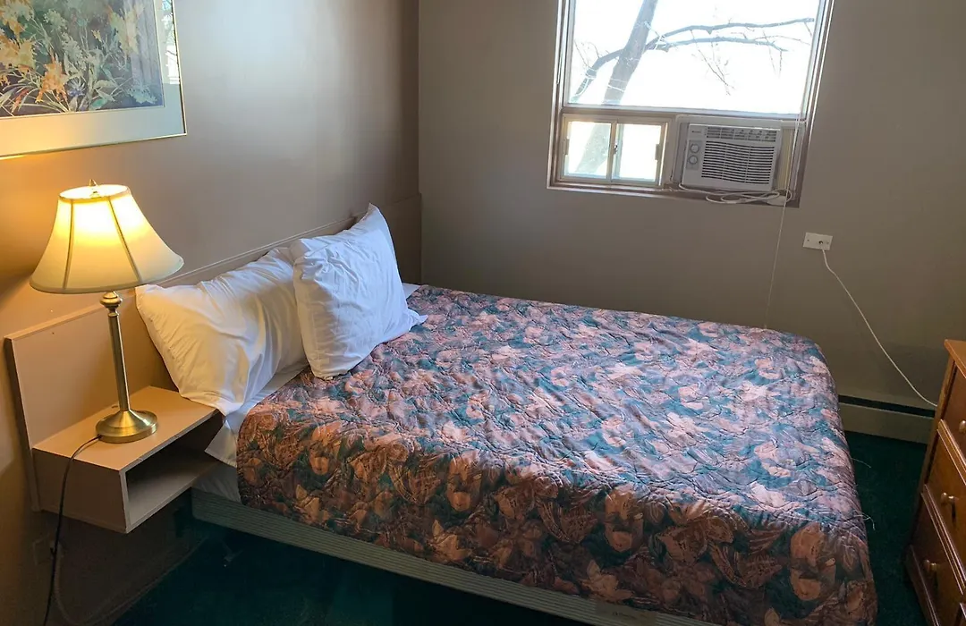 Vivian Motor Hotel-1