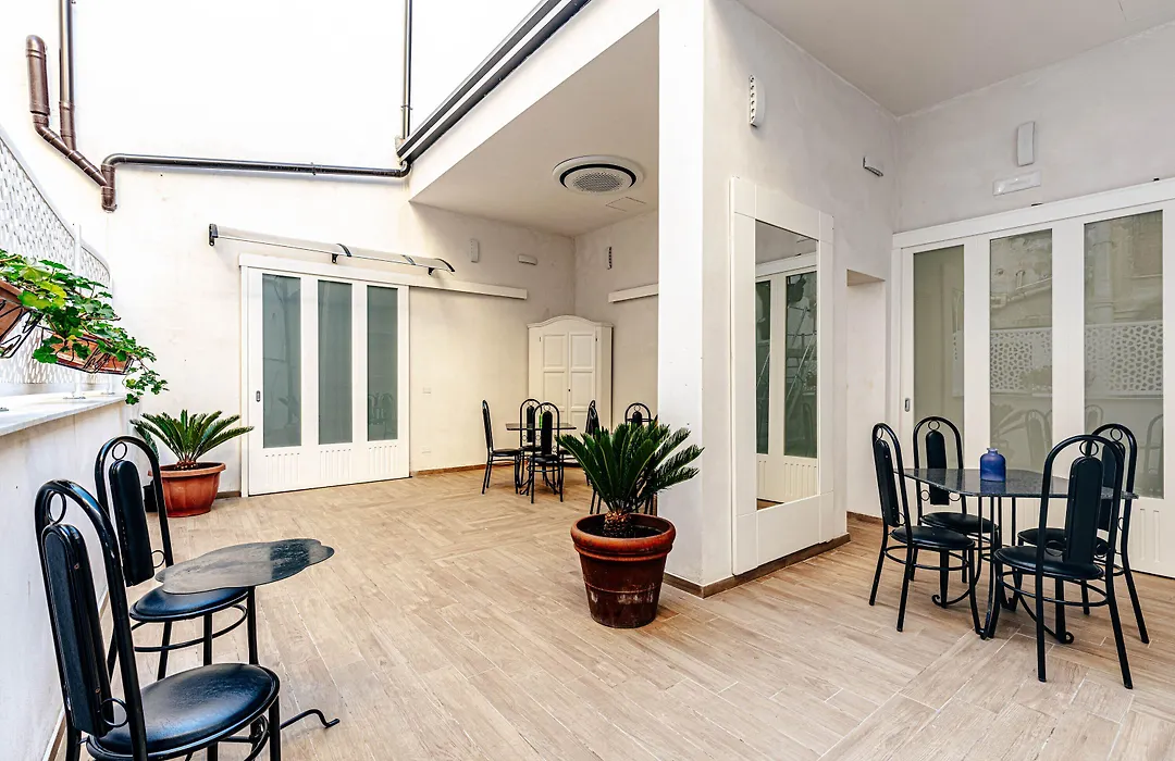Giulio Cesare 14, Residence-1