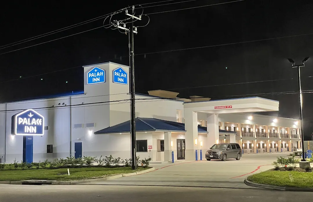 Palace Inn Blue - Garth Rd-1