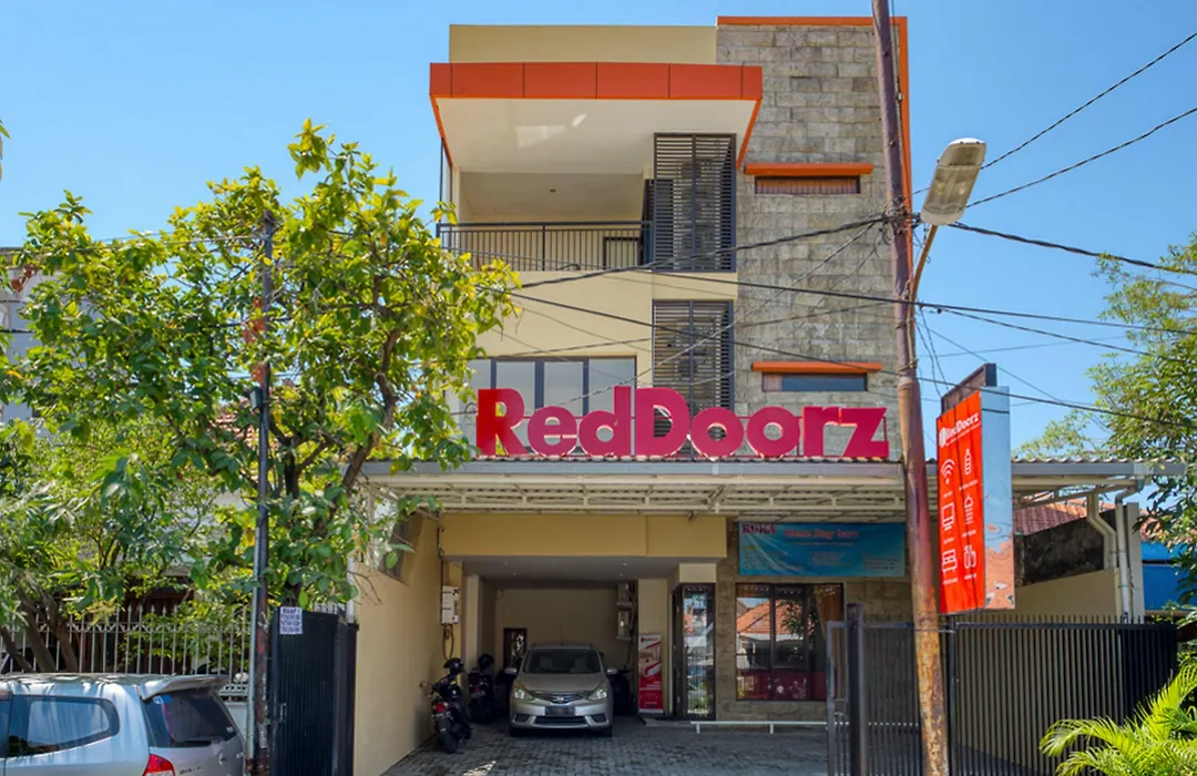 Reddoorz Syariah Near Airlangga University Campus B-1