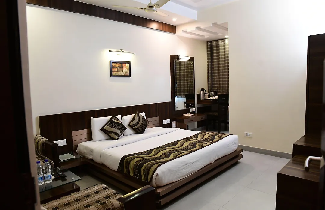 Hotel Ravisha Continental-1