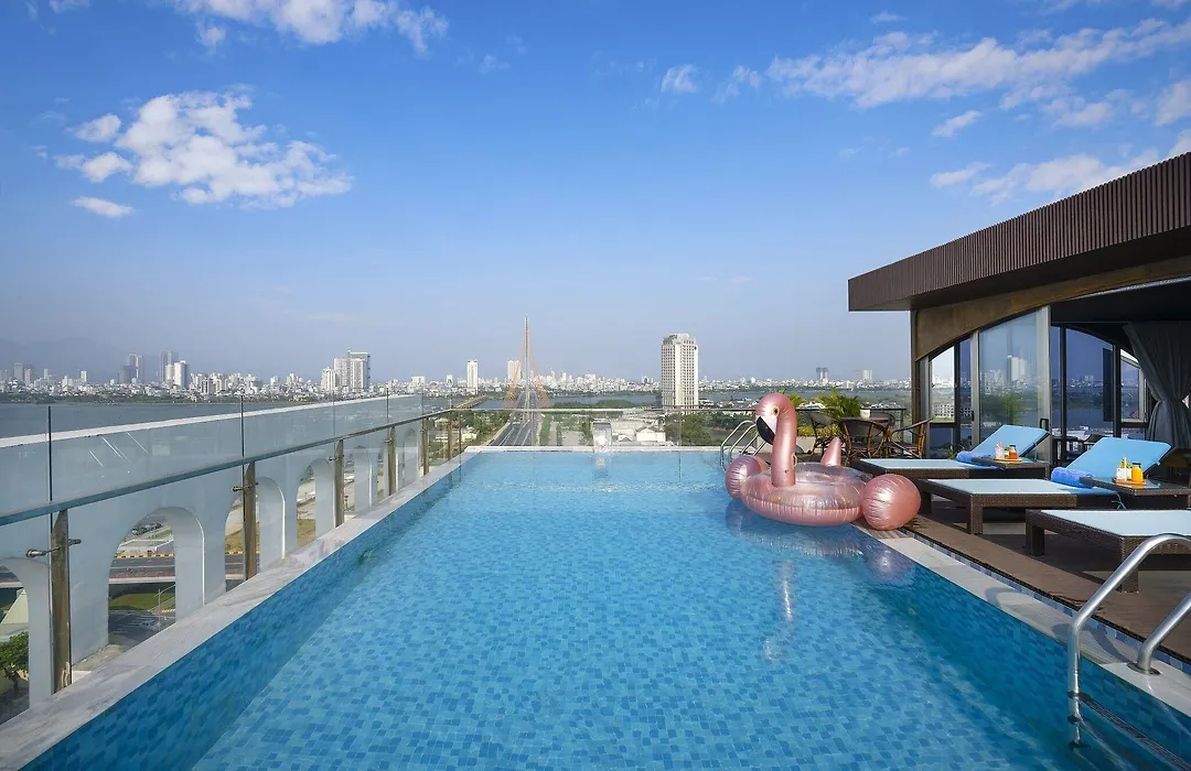 Gold Plaza Hotel - Located Just 100M From The Walking Street-1