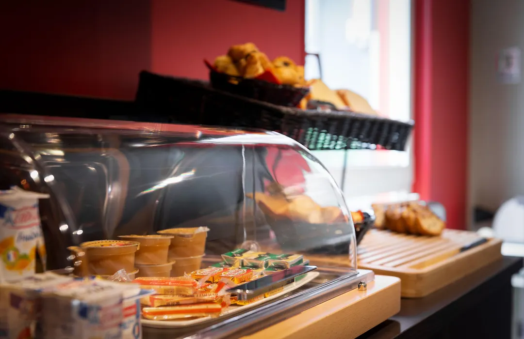 Zenith Hotel Caen-1