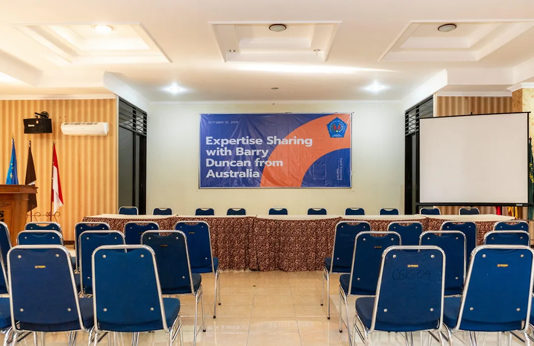 RedDoorz Plus Syariah near Java Supermall Semarang 2-1
