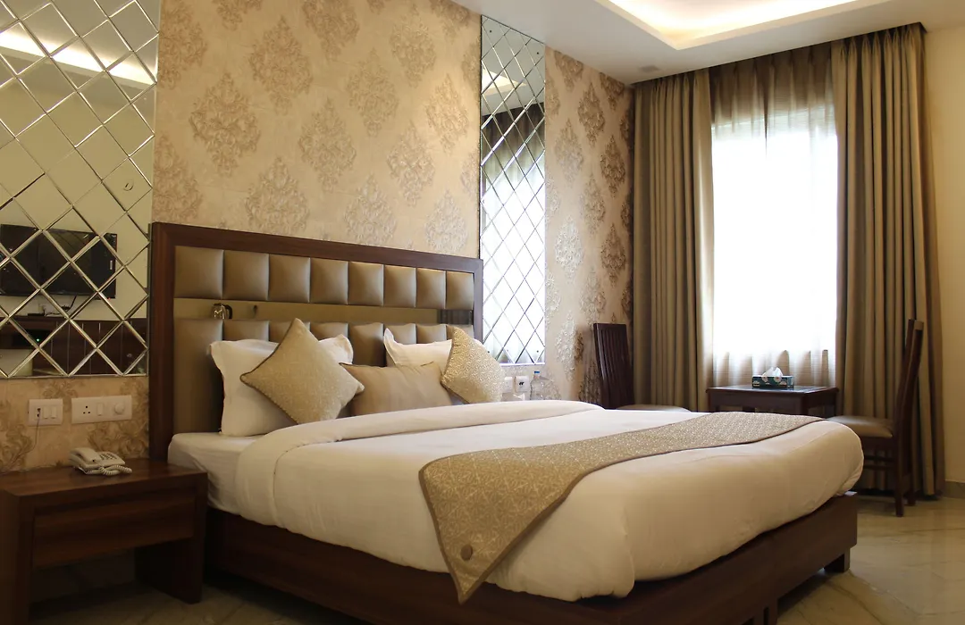 Royal Residence Iffco Chowk-1