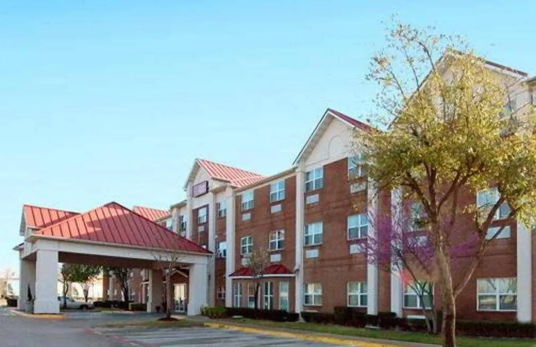 Quality Suites Addison-Dallas-1