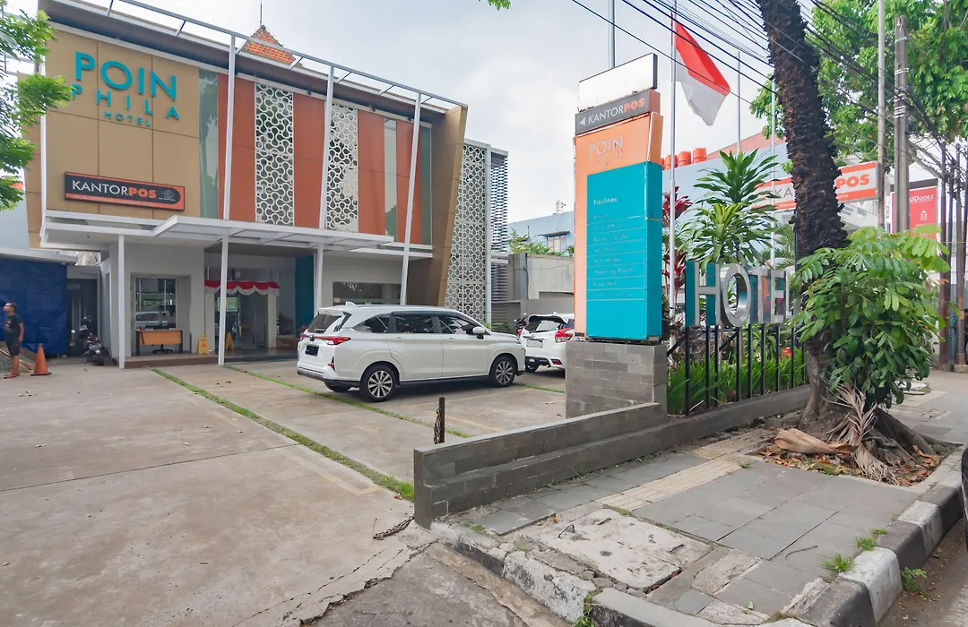 Reddoorz Plus @ Point Phila Cihampelas-1