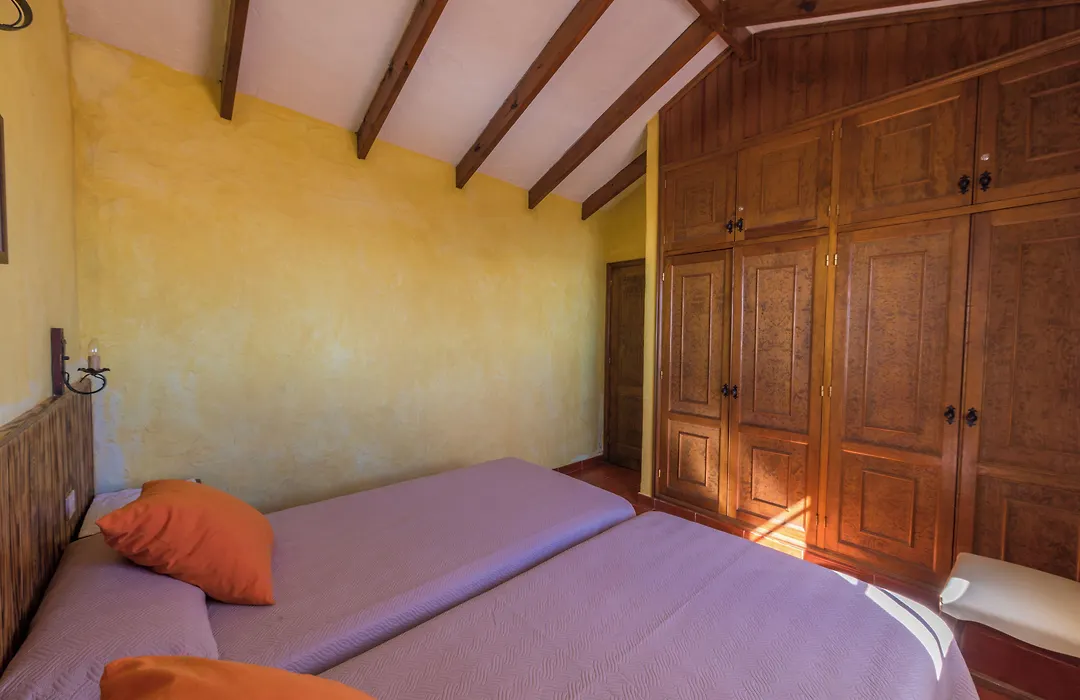 Casas Rurales Herrenas-1