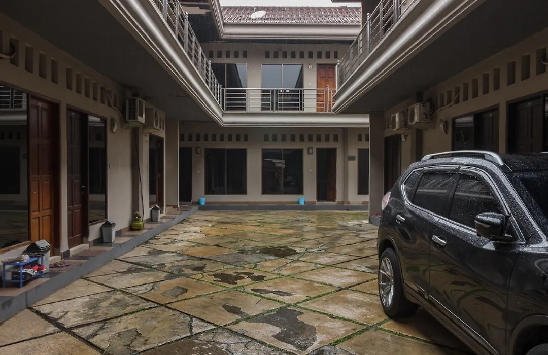 RedDoorz Syariah near Taman Air Mancur Bogor-1