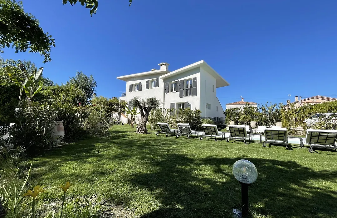Villa Louise-Rose-1