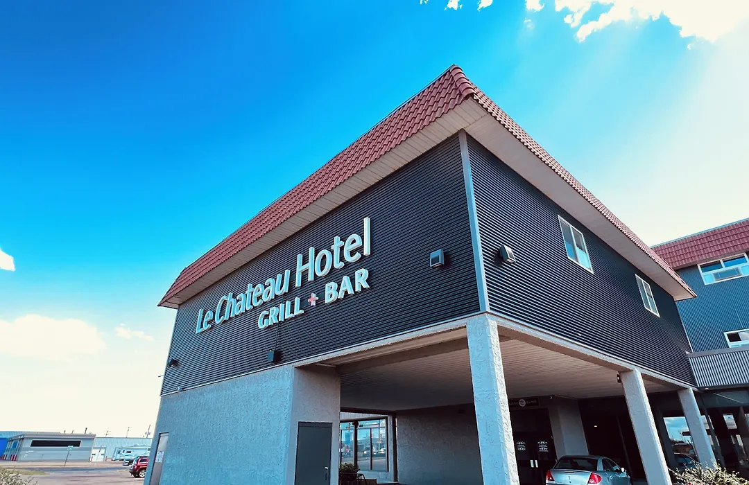 Camrose Le Chateau Hotel-1
