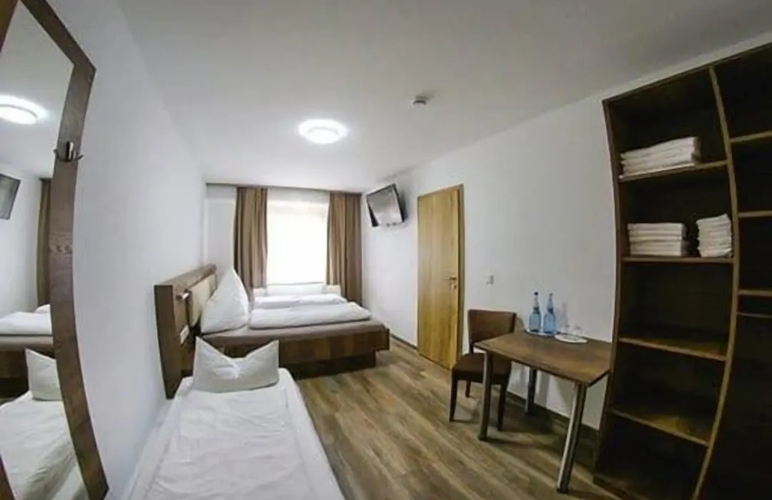 Look Hotel & Rooms-1
