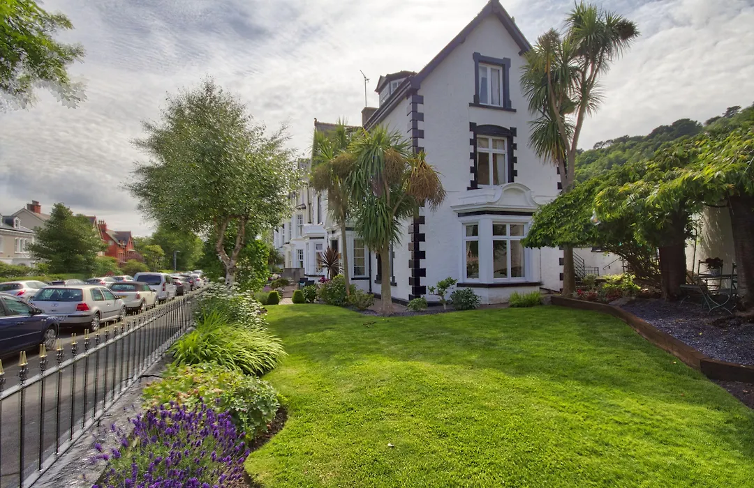 Holcombe House Guest House-1