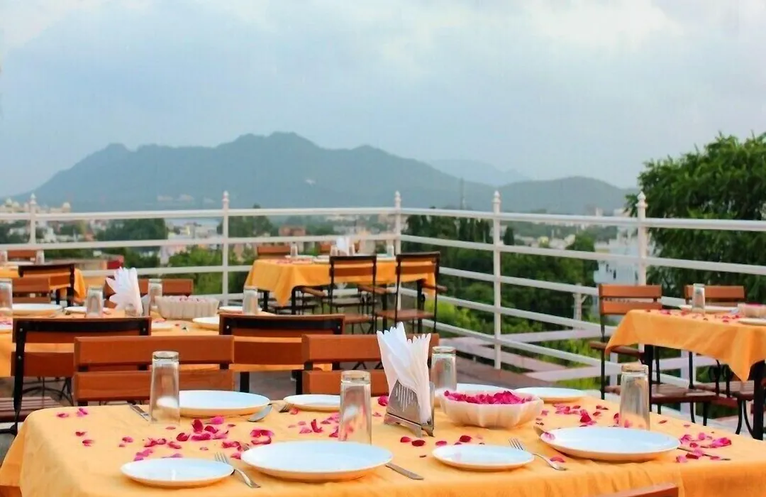 Hotel Mahima Palace-1