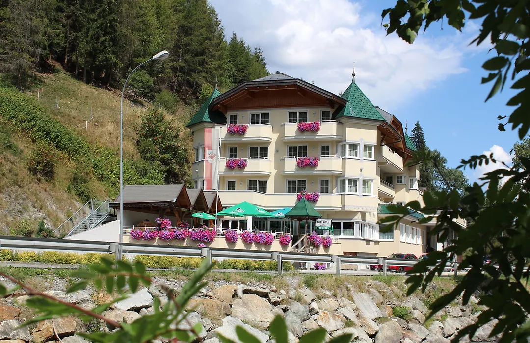Hotel Höllroah-1