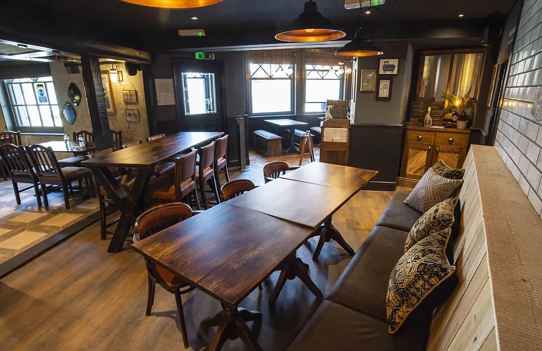 Kings Arms Hotel-1