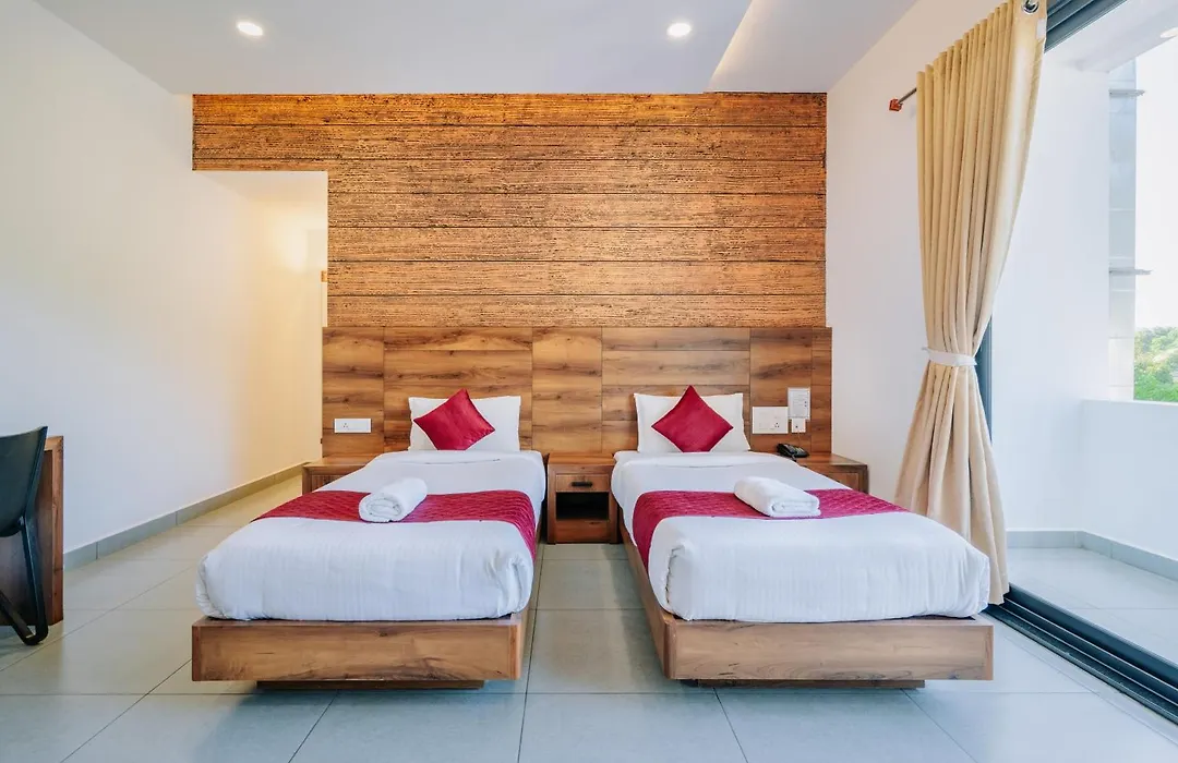 Hotel Woodlark-1