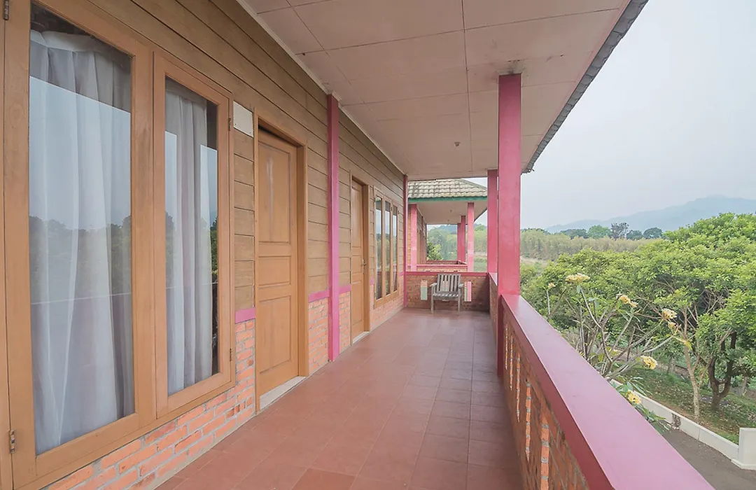 RedDoorz Plus @ Lodaya Gunung Geulis Puncak-1