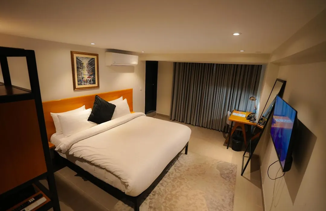 The Avenue Hotel-1