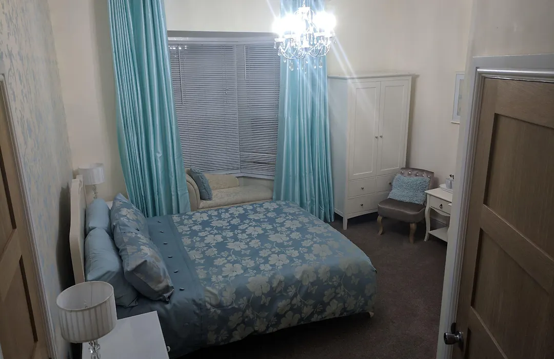 Lion House Bed & Breakfast With Restaurant-1