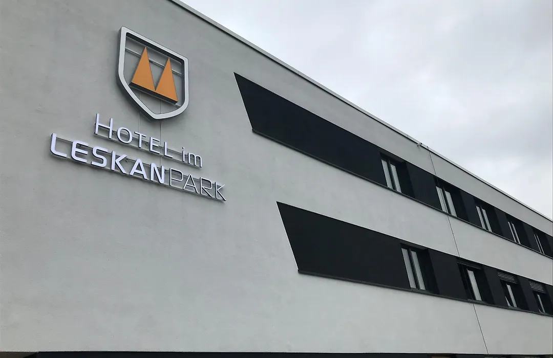 Hotel im LESKANPark-1