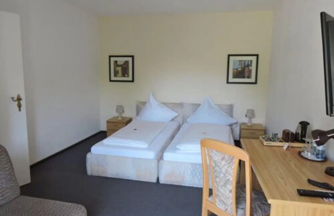 Hotel Bergische Schweiz-1