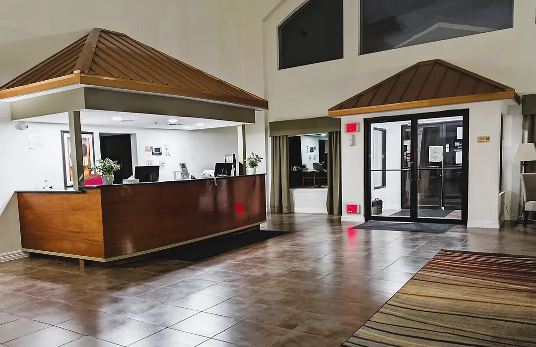 Fairbridge Inn & Suites Canadian-1
