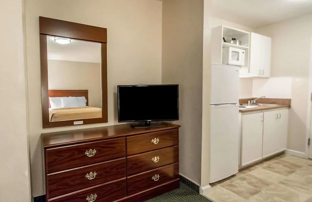 Suburban Studios Melbourne Airport-1
