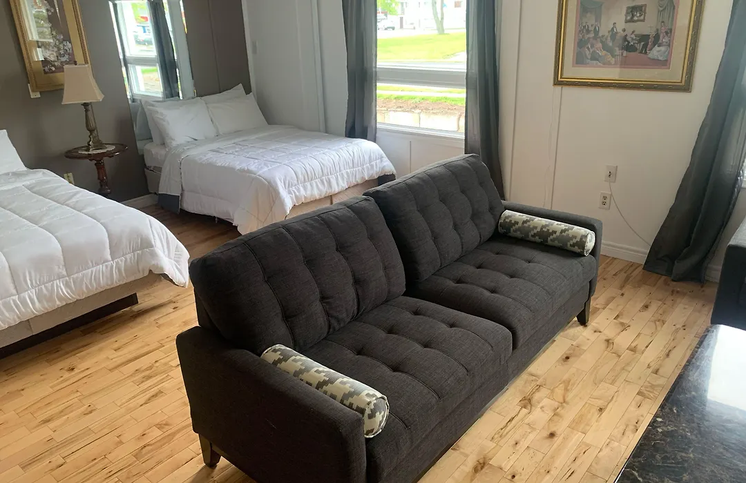 Harbourview Inn And Suites-1