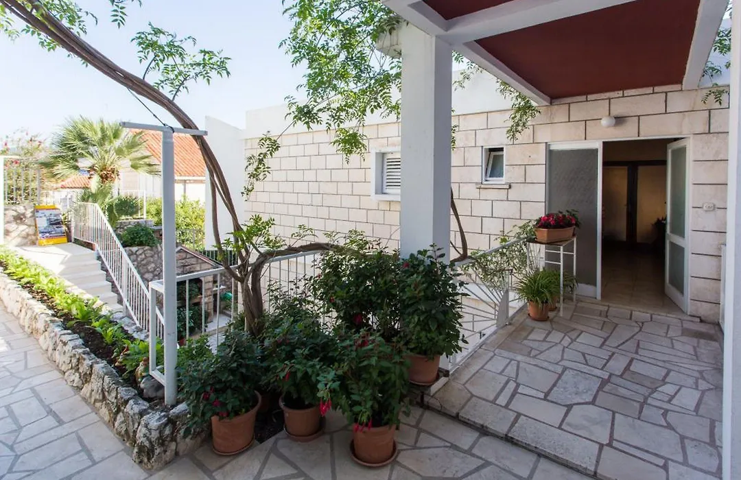 Guest House Ljubica-1
