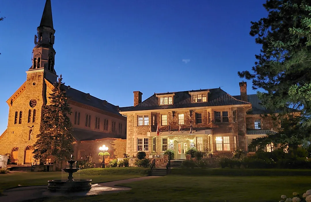 Manoir Chamberland (Adults Only)-1