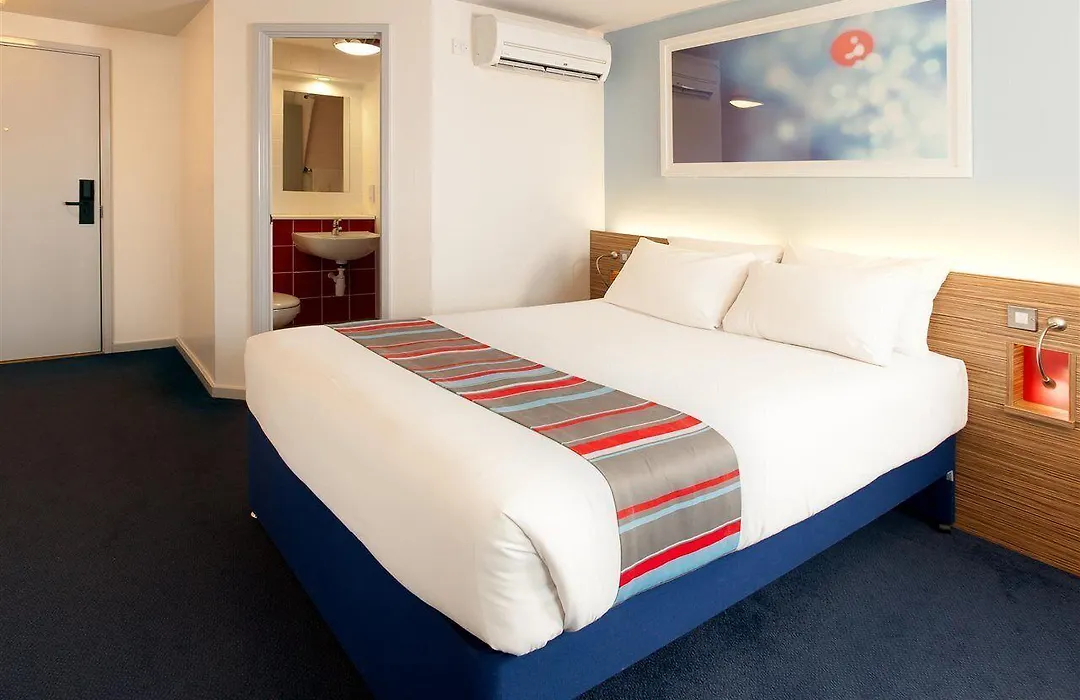 Travelodge Newquay Seafront-1