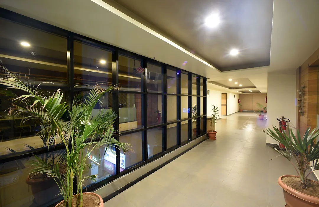 Hotel Middle Town-1