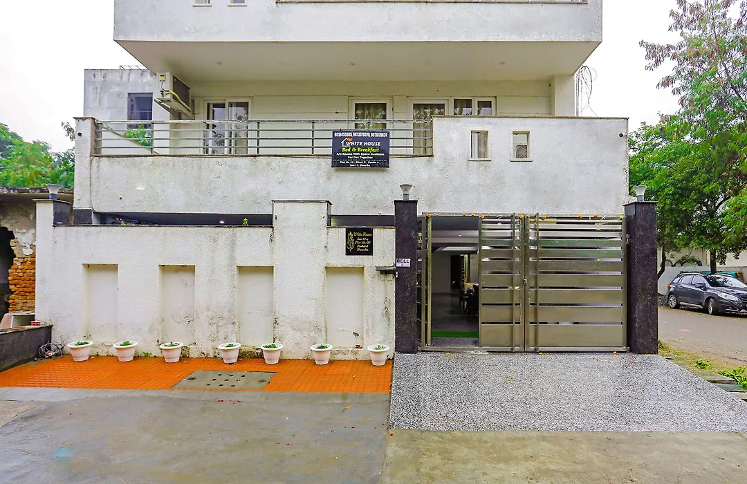 Fabhotel White House Bnb - Nr Yashobhoomi Convention Centre-1