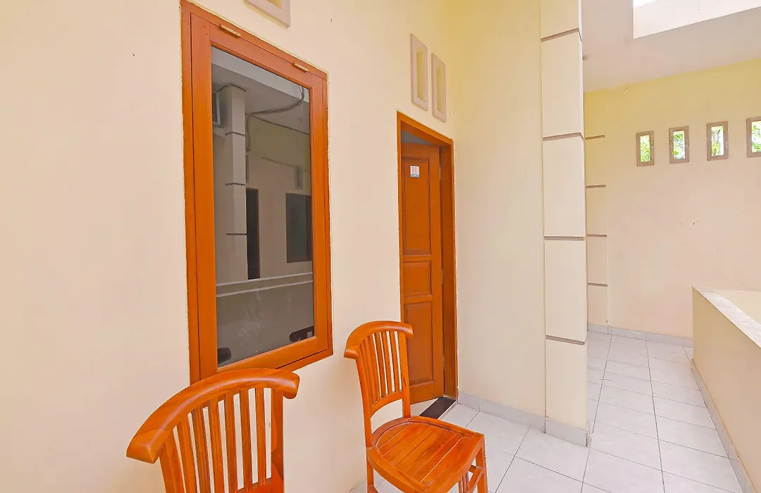 Oyo 91445 Sandat Guest House-1