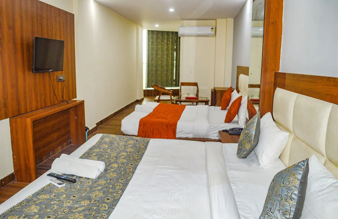 Fabhotel The Golf Inn - Nr Botanical Garden Metro-1