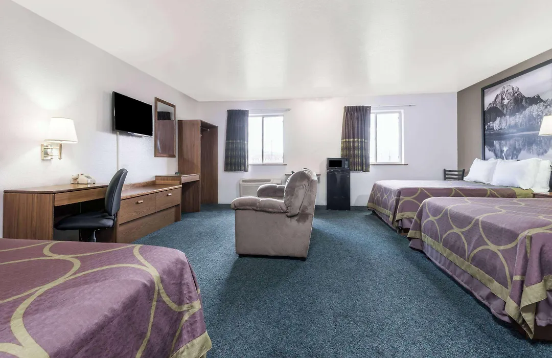 Super 8 By Wyndham Missoula/Reserve St.-1
