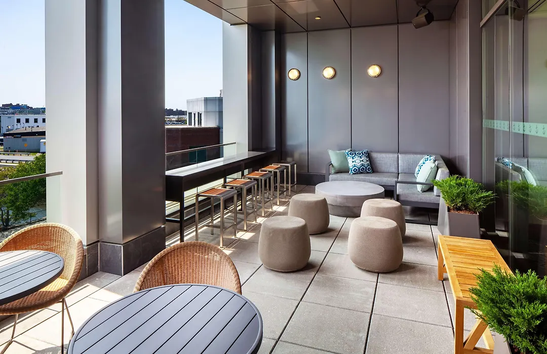 Hampton By Hilton At The Boston Seaport District-1