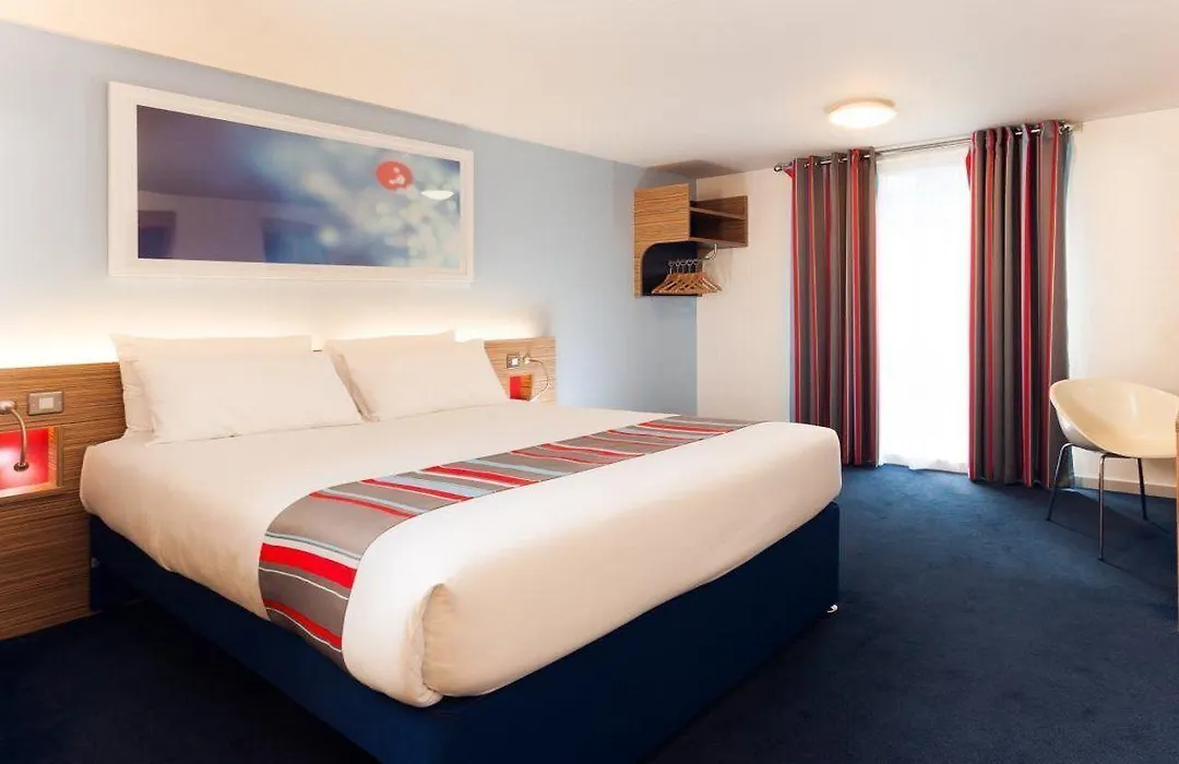 Travelodge Wadebridge-1