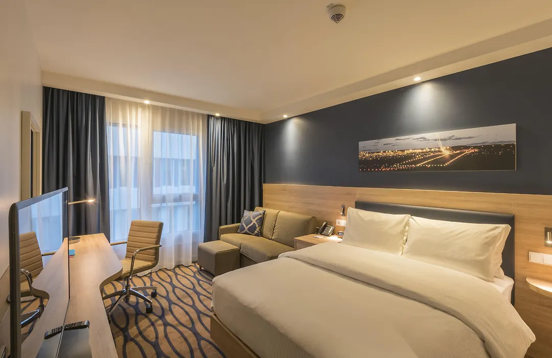 Hampton By Hilton Munich City North-1