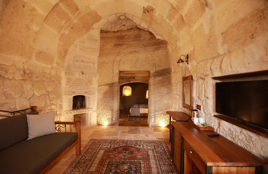 Sarnich Cave Suites-1