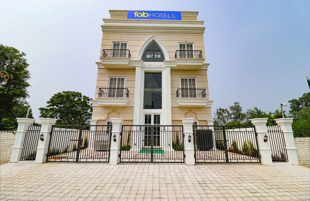 Fabhotel K9 Villa-1